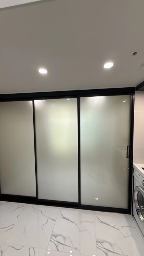 강남 아파트 중문수리 현장 사진